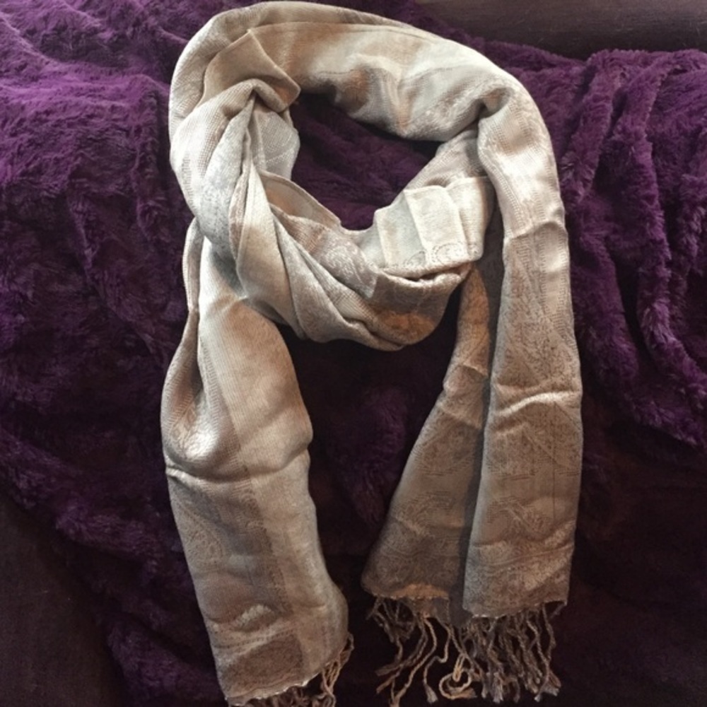 Shades of gray scarf